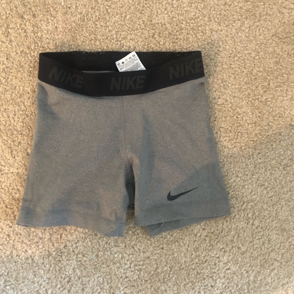⭐️5 for $25⭐️ GREY NIKE PROS SIZE XS